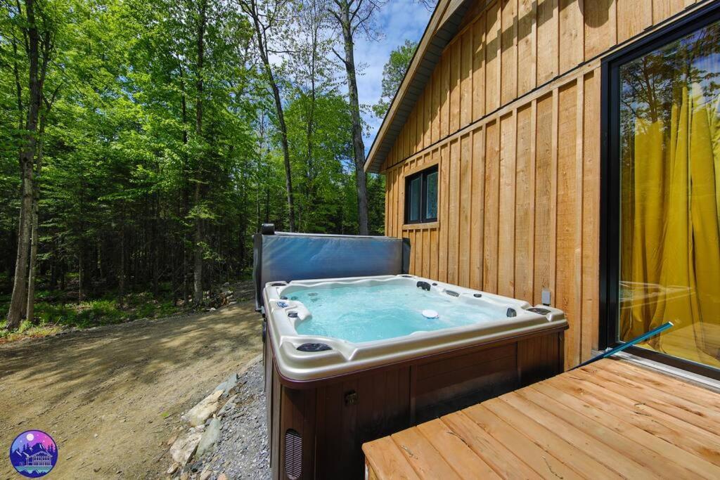 Chalet Deschamps- Spa- Chien Accepte- Nature- Estrie Mansonville Exterior foto